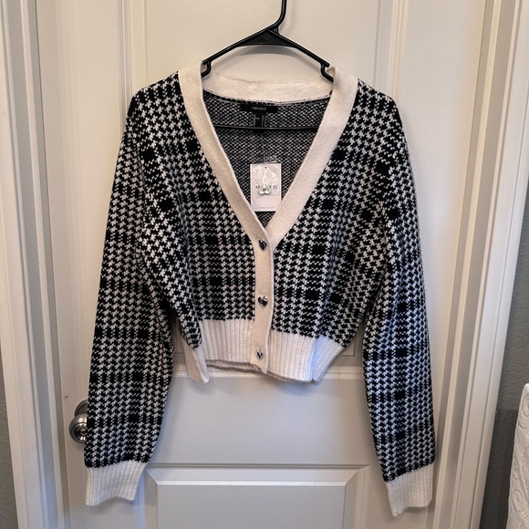 Forever 21 Black and White Houndstooth Cardigan Sweater - Picture 1 of 3